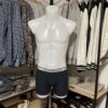 Photo prise de devant du boxer marine armani avec la bande couleur beige où le logo est inscrit