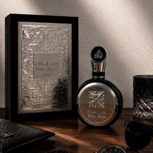 Fakhar Black : L’Eau de Parfum Homme Élégante et Longue Tenue de Lattafa – La Nuova Vita